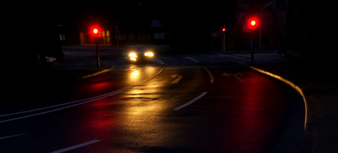 straße nacht dunkel auto VISUS